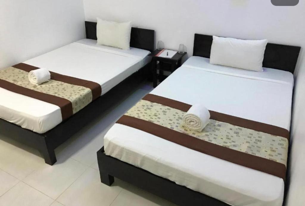 Trinco Relax Hut Hotel Trincomalee Bagian luar foto