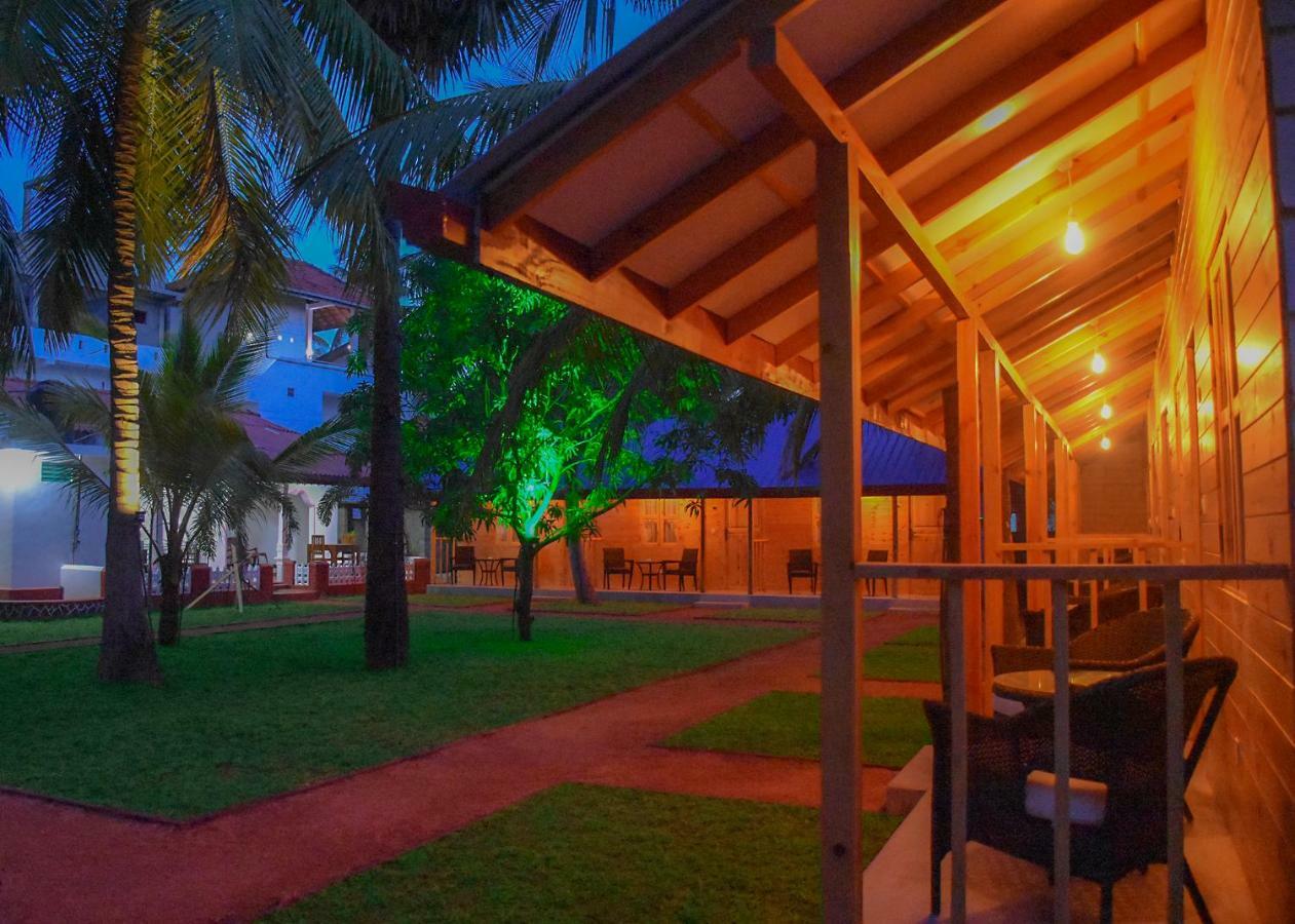 Trinco Relax Hut Hotel Trincomalee Bagian luar foto