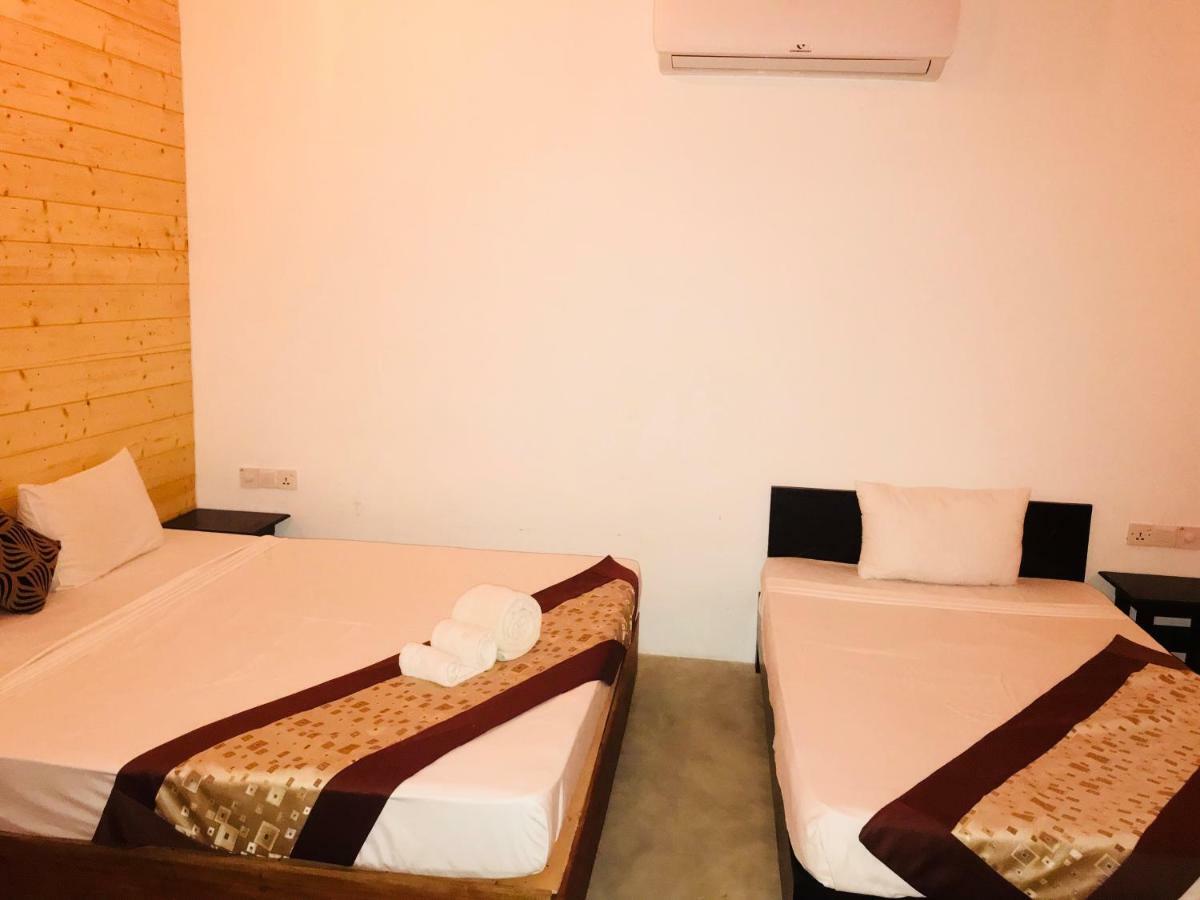 Trinco Relax Hut Hotel Trincomalee Bagian luar foto
